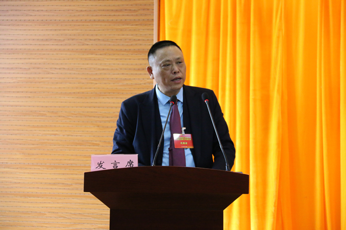 公司黨委書記、董事長李世龍發表講話