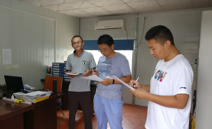 蕭楊路項目部舉辦“我的青春不再塵土飛揚”衛生評比檢查活動